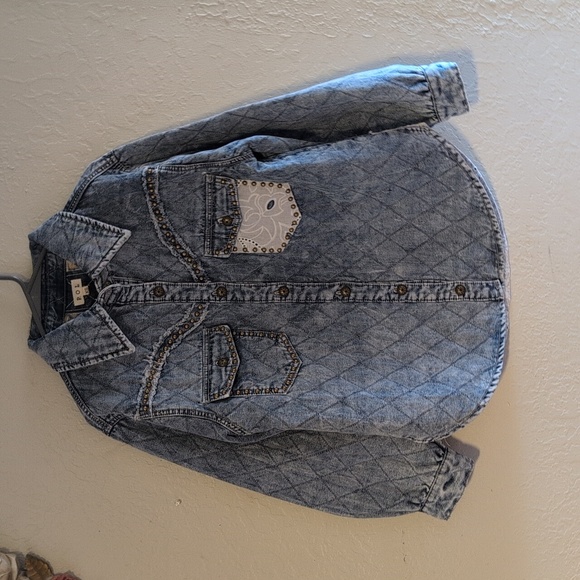 POL Light Blue Quilted Denim Jacket Western Inspired Studs And Eyelet Detail - Picture 3 of 17